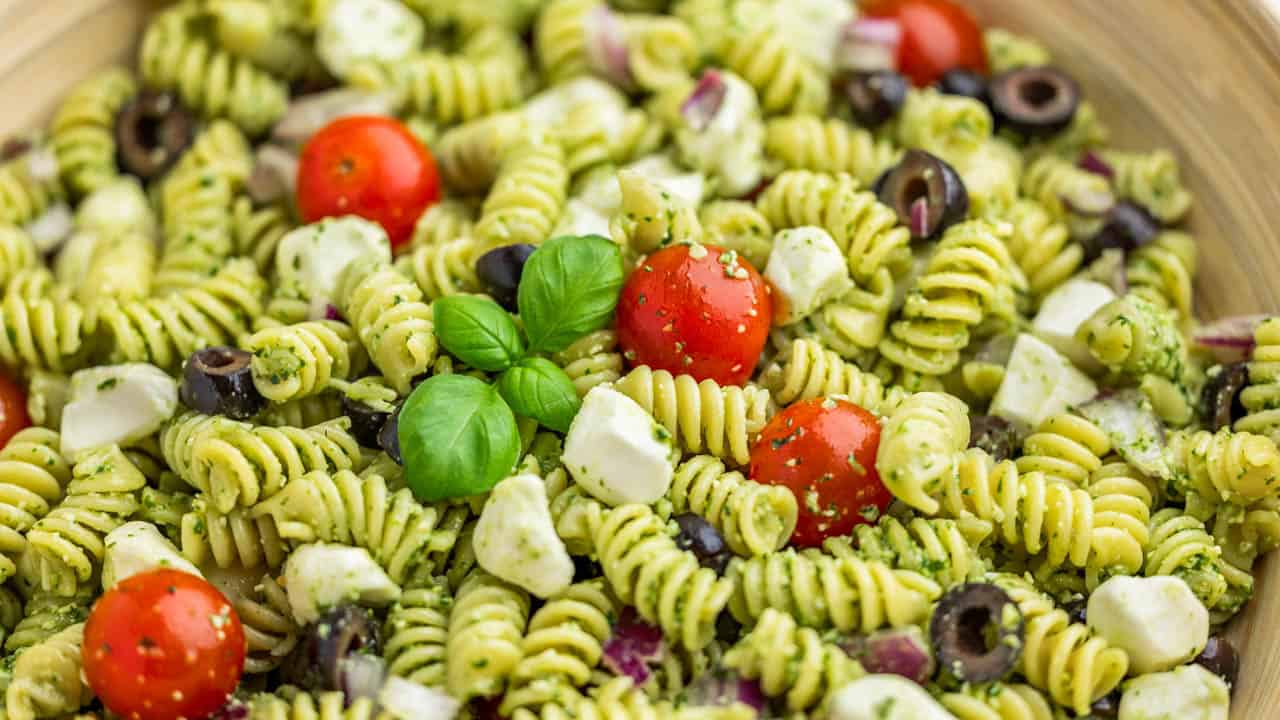 Fresh Pesto Pasta Salad: Quick, Versatile & Flavorful Recipe